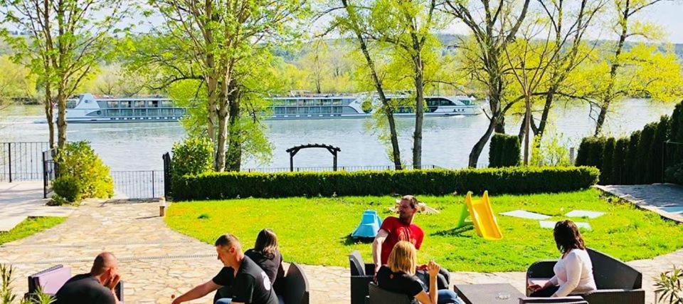 Mlyn Penzion & Wellness Radvaň nad Dunajom Exterior foto
