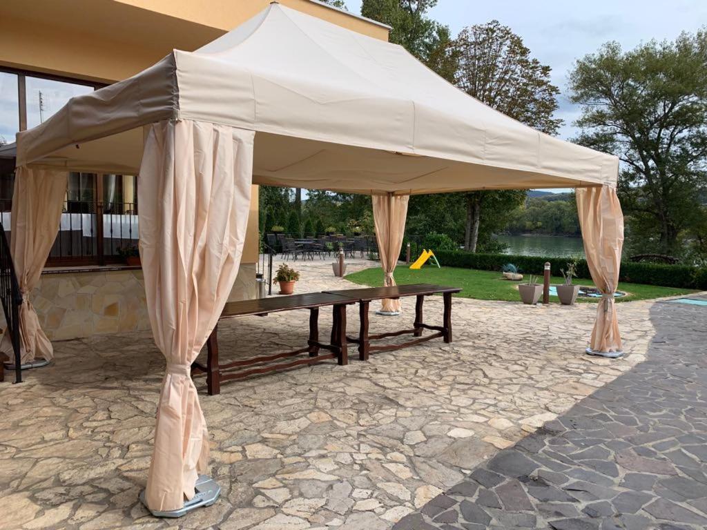 Mlyn Penzion & Wellness Radvaň nad Dunajom Exterior foto
